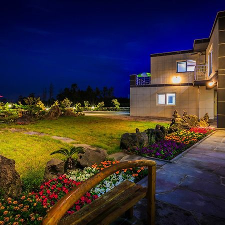 Gloryhill Pension Seogwipo Bagian luar foto