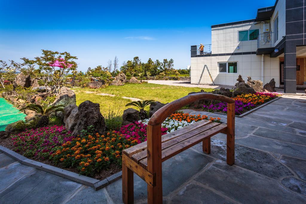 Gloryhill Pension Seogwipo Bagian luar foto